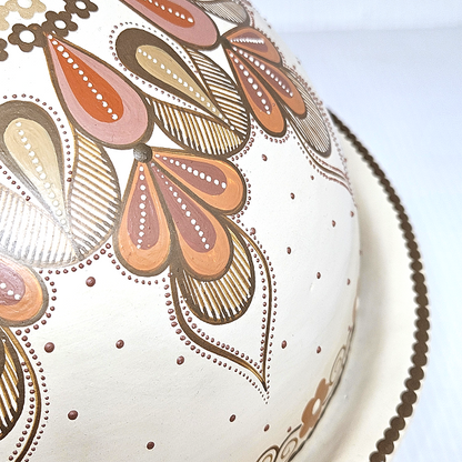 Boleira Artesanal Floral Off White | Cerâmica com Tampa