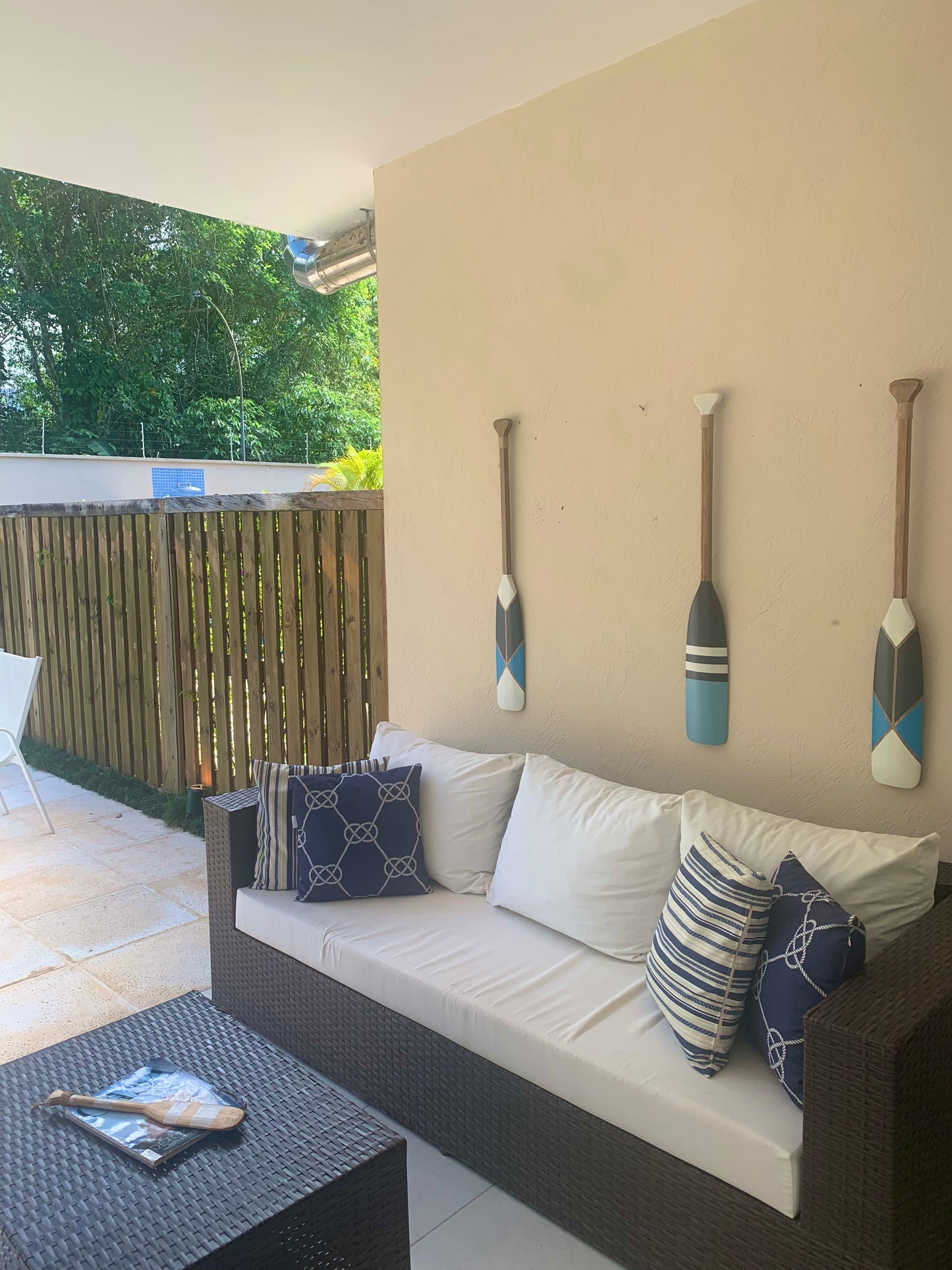 Remo Decorativo Canadense Azul e Branco