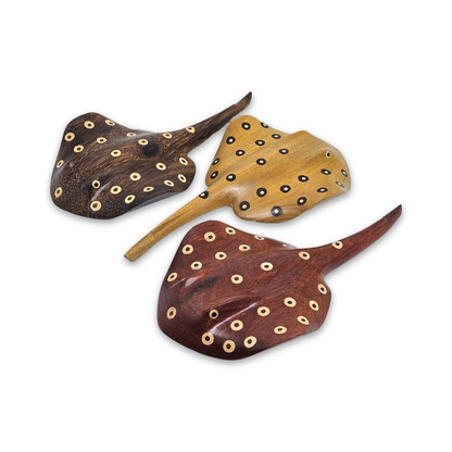 Escultura Indígena de Madeira Arraia Vermelha P