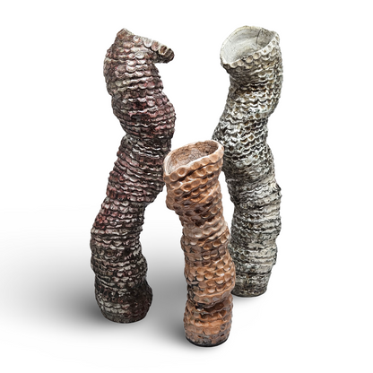 Escultura em Cerâmica Serpentina em Movimento